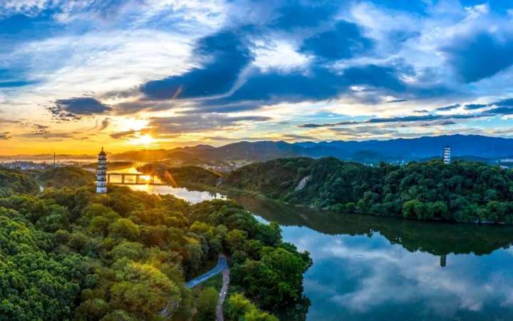 关于河北华夏幸福展现内外兼修，实现全面突破的信息