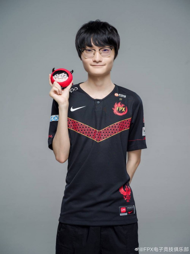 SHR碾压IG，Peanut完成史诗逆转焦点之战全球总决赛，技惊四座