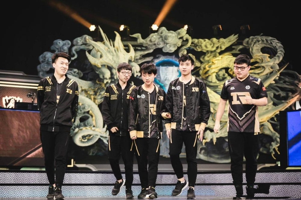 包含TL翻盘RNG，CoreJJ团战一打五峡谷大战半决赛，成为赛场最大亮点的词条