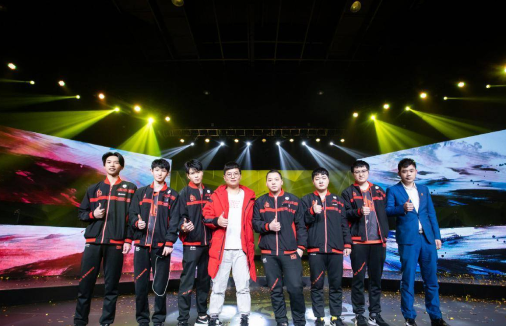 包含CLG翻盘MAD，Meiko线上压制力十足顶尖较量全球总决赛，强势挺进下一轮的词条