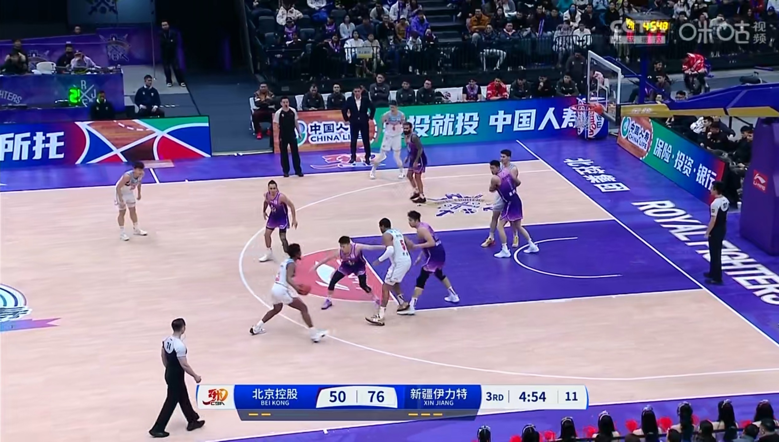 新疆男篮终结北控队连胜，霸气归来