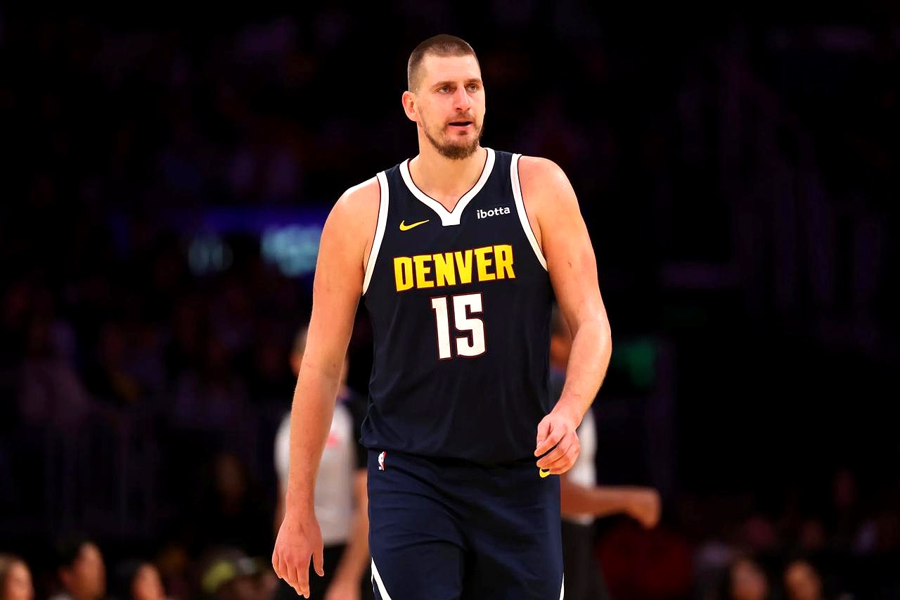 尼克斯队交易得到掘金队前锋凯南·贝茨-迪阿普的简单介绍