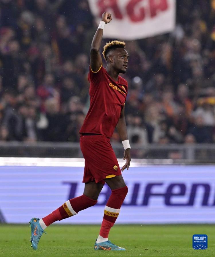 进球如潮取得完胜，晋级半决赛继往开来