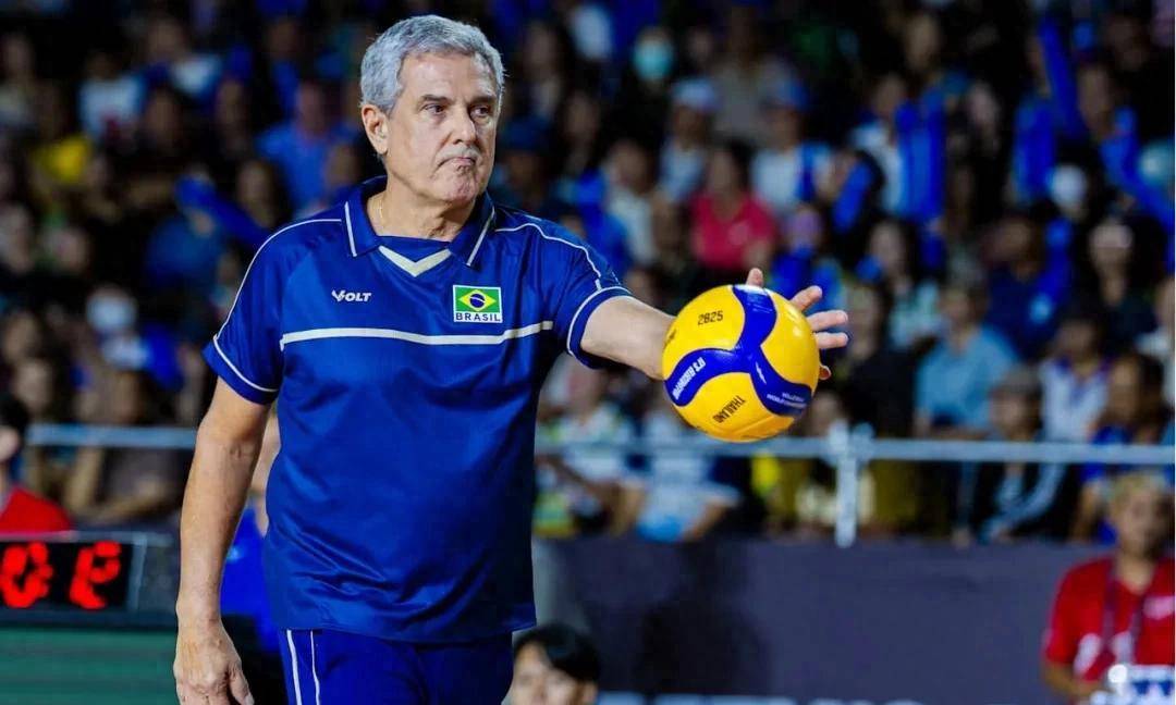 巴西排球队获得金牌，实力值得肯定