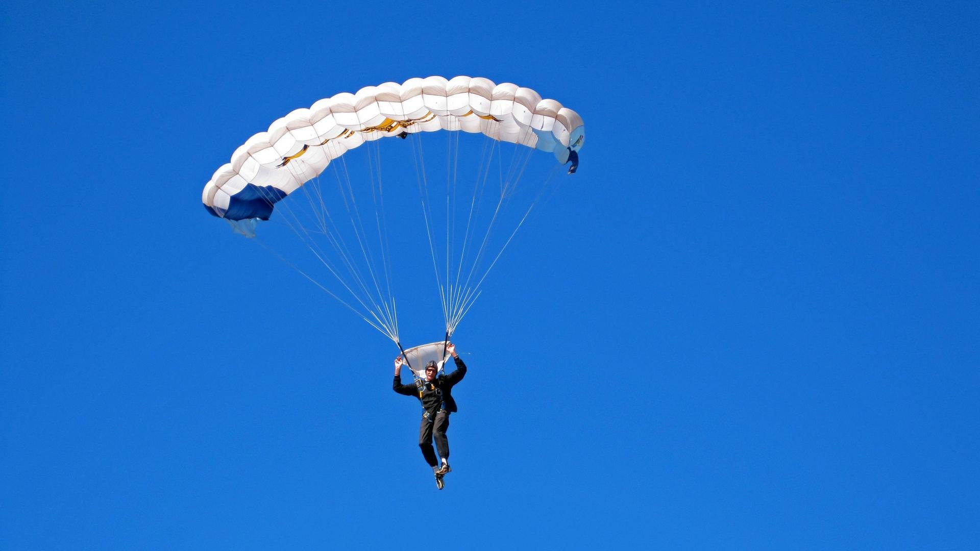钢铁左手，从南美泥沼到北国寒冰的逆转史诗