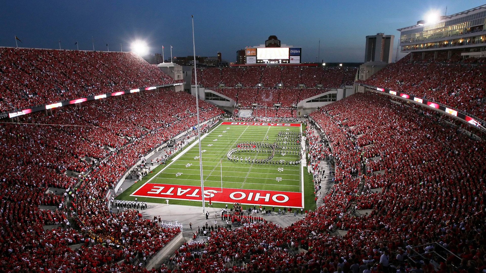 马龙帽子戏法闪耀，波兰队3-0完胜德国队