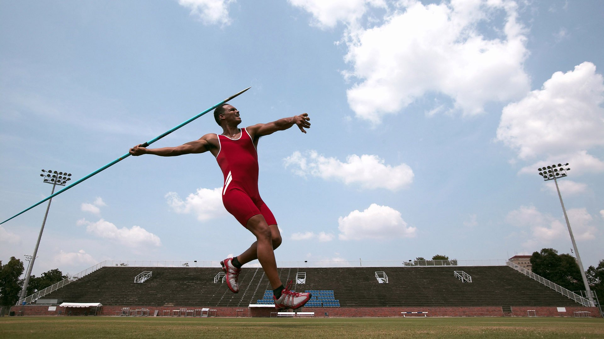当传统巨头王座动摇，皮亚斯特里如何率领迈凯伦上演史诗级翻盘